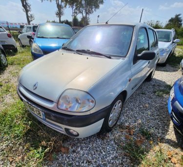 RENAULT CLIO II 2001