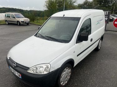 OPEL COMBO Camionnette/Monospace 2009 VENTE À L'EXPORT OU À PROFESSIONNEL DE L'AUTOMOBILE