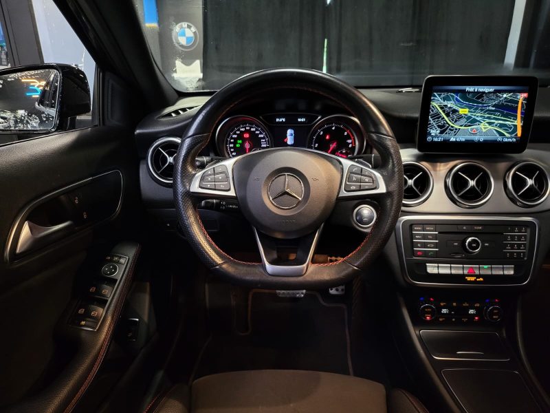 MERCEDES CLASSE GLA 200d 136cv FASCINATION PACK AMG / TOIT OUVRANT+ENTRETIEN COMPLET MERCEDES/