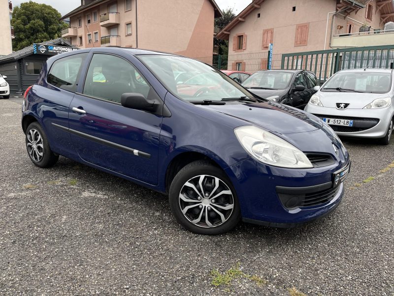 RENAULT CLIO III 1.2i 75CV