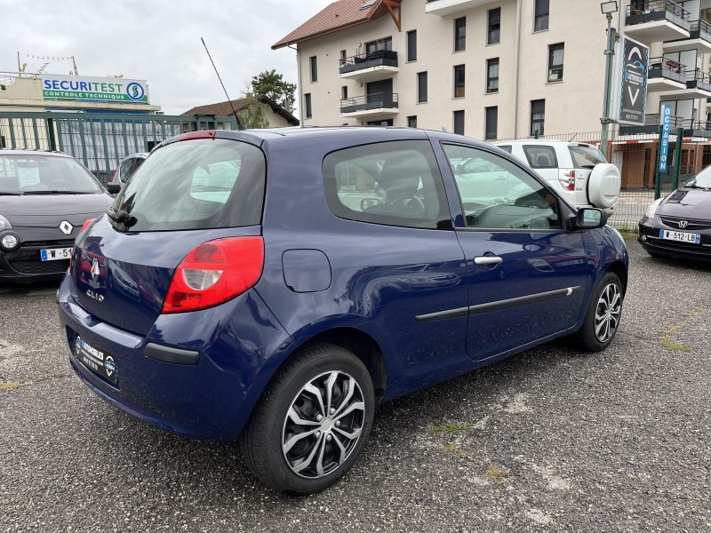 RENAULT CLIO III 1.2i 75CV