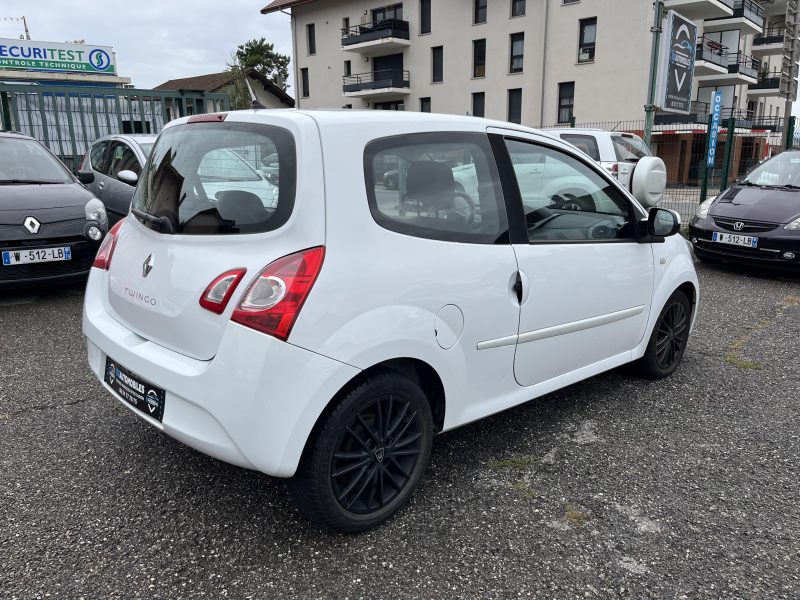 RENAULT TWINGO II 1.2i 75CV