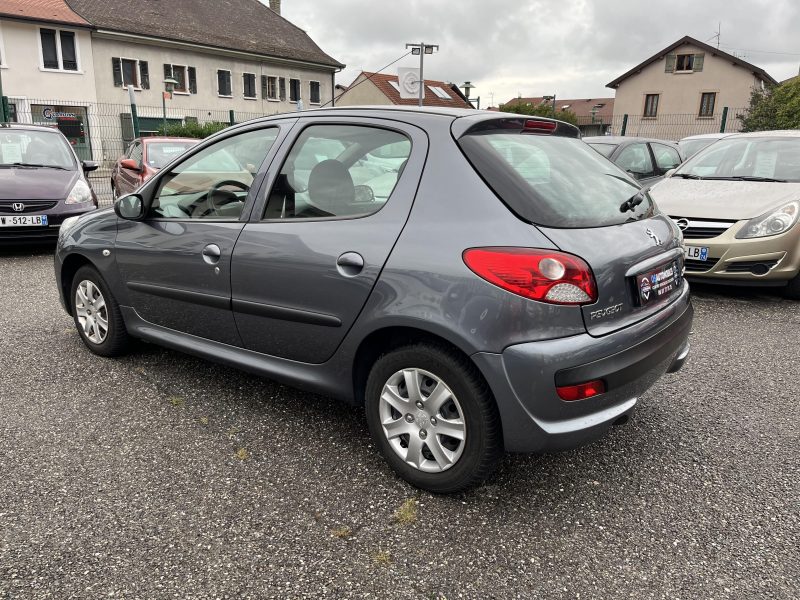 PEUGEOT  206+ 1.4i 75CV