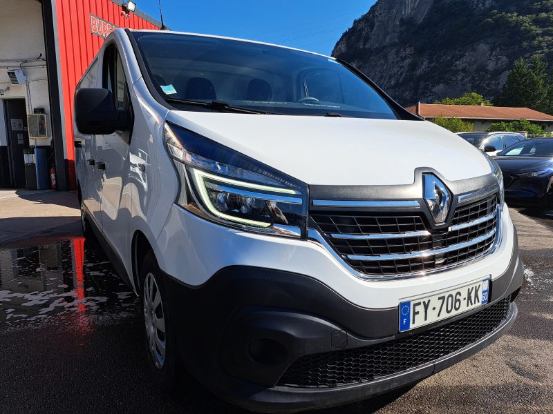 RENAULT TRAFIC 2021