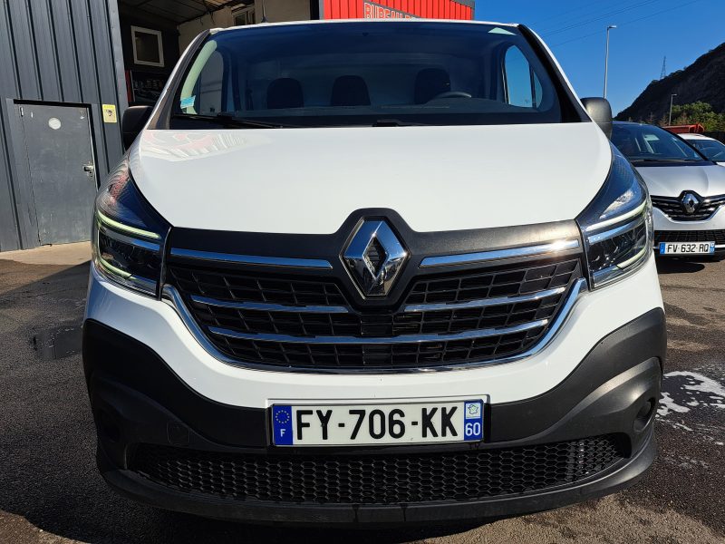 RENAULT TRAFIC 2021