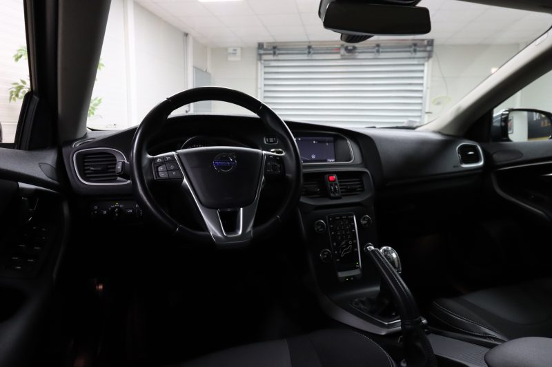 VOLVO V40 2014