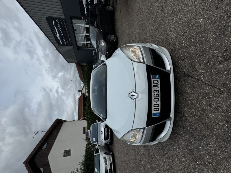 RENAULT MEGANE III Coupé 2010