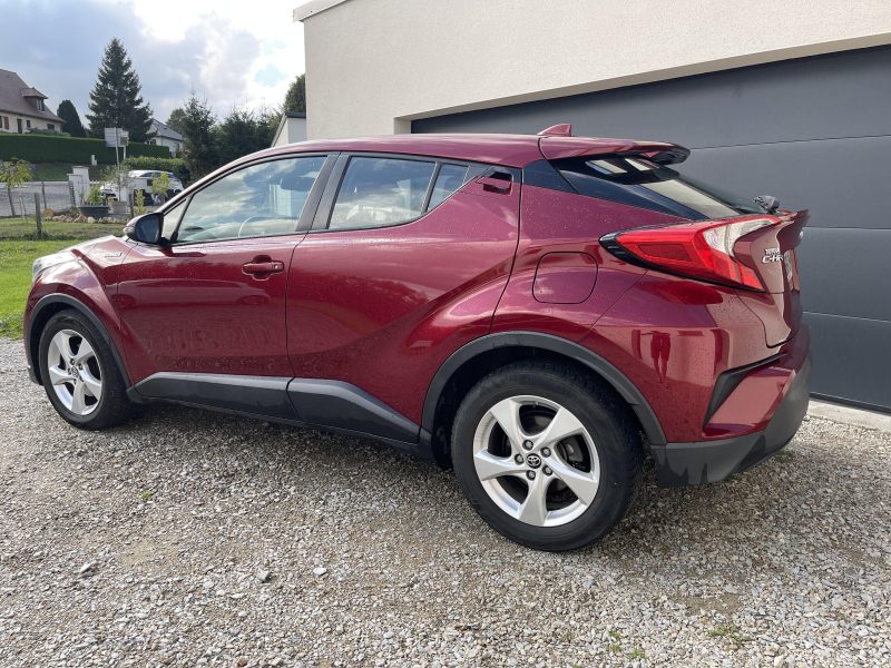 TOYOTA C-HR 2017