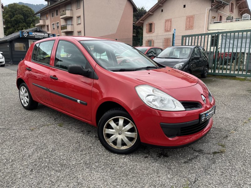 RENAULT CLIO III 1.2i 75CV