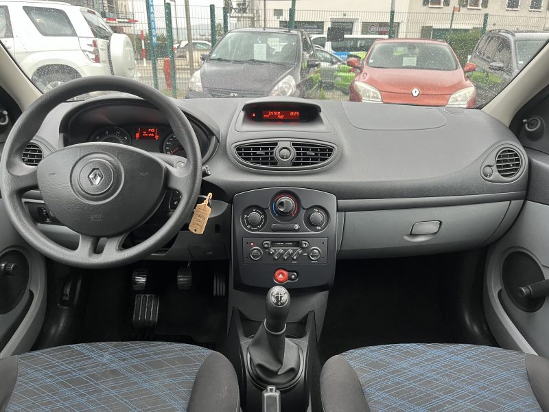 RENAULT CLIO III 1.2i 75CV