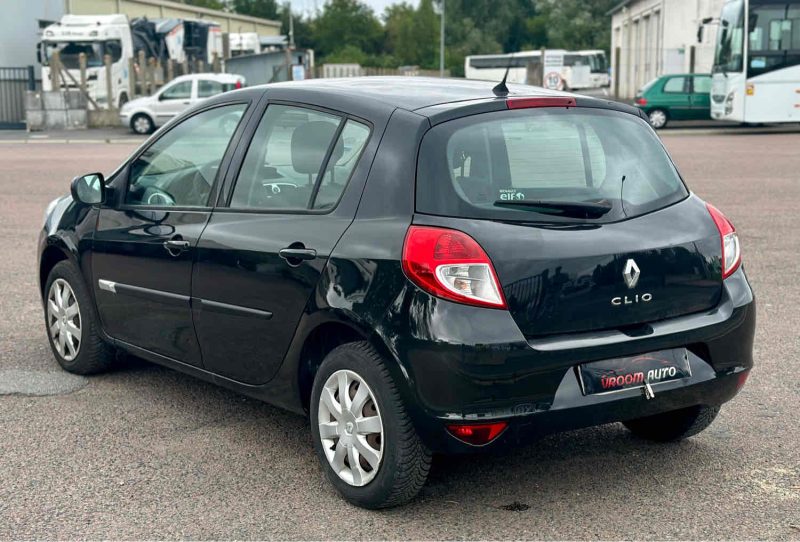 Renault Clio 3 III 1.2 16v 75ch ALIZE