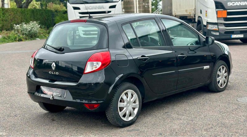 Renault Clio 3 III 1.2 16v 75ch ALIZE