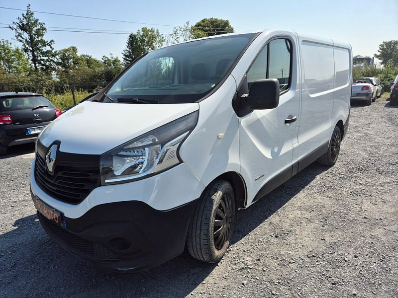 RENAULT TRAFIC III DCI 116CV 2015 173000 KM 