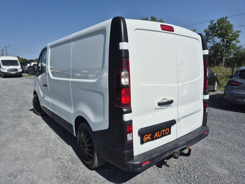 RENAULT TRAFIC III DCI 116CV 2015 173000 KM 