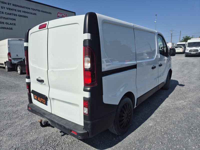 RENAULT TRAFIC III DCI 116CV 2015 173000 KM 