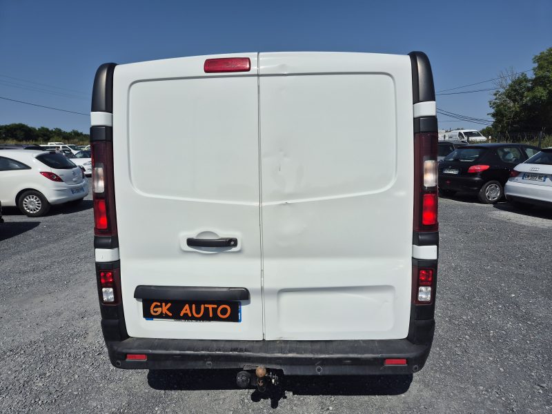 RENAULT TRAFIC III DCI 116CV 2015 173000 KM 