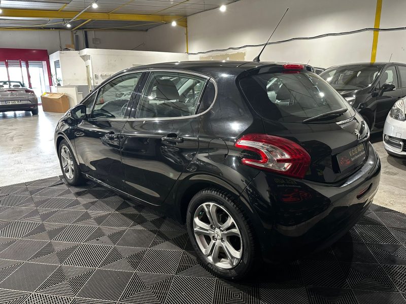 PEUGEOT 208 I 1.2 VTI 82 82cv