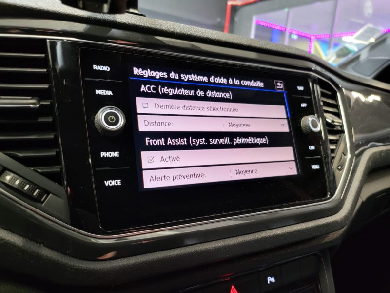 VOLKSWAGEN T-ROC 2.0 TDI 150cv DSG7 R LINE / CARPLAY / TOIT OUVRANT / KEYLESS