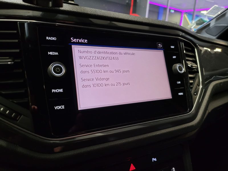 VOLKSWAGEN T-ROC 2.0 TDI 150cv DSG7 R LINE / CARPLAY / TOIT OUVRANT / KEYLESS