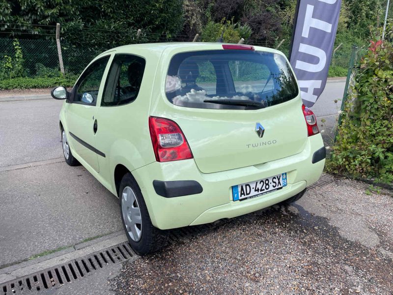 RENAULT TWINGO II 1.2i 16V 75CV