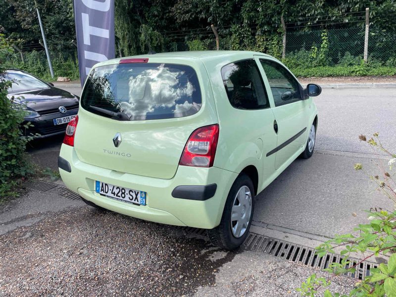 RENAULT TWINGO II 1.2i 16V 75CV