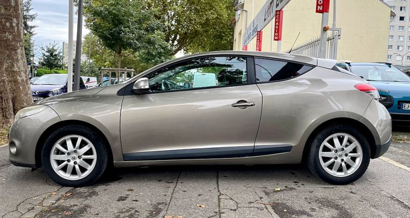 RENAULT MEGANE COUPE 2010