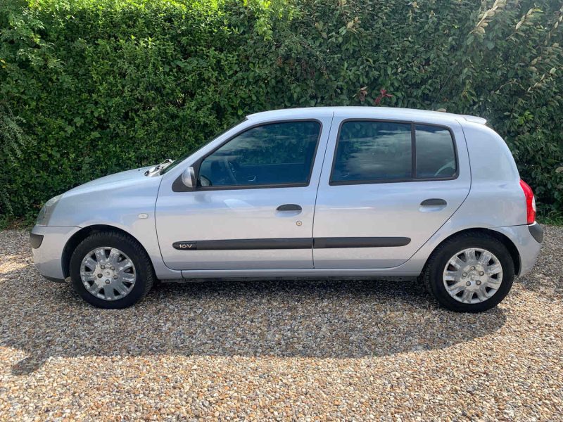 RENAULT CLIO 2004 1.2 16V (75Ch)