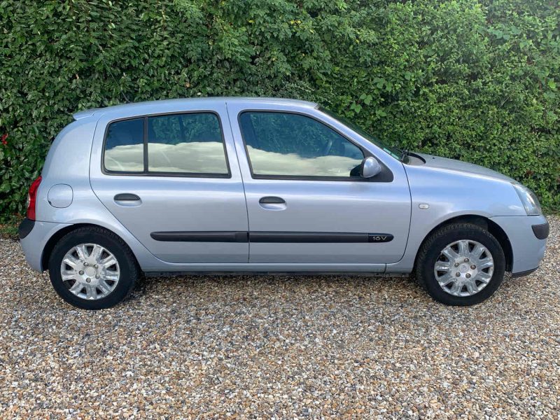 RENAULT CLIO 2004 1.2 16V (75Ch)