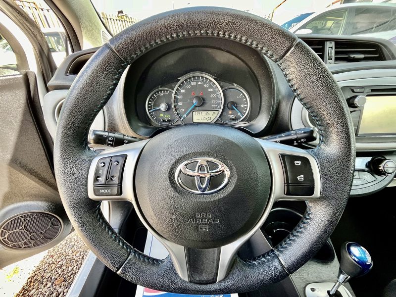 TOYOTA YARIS 2013