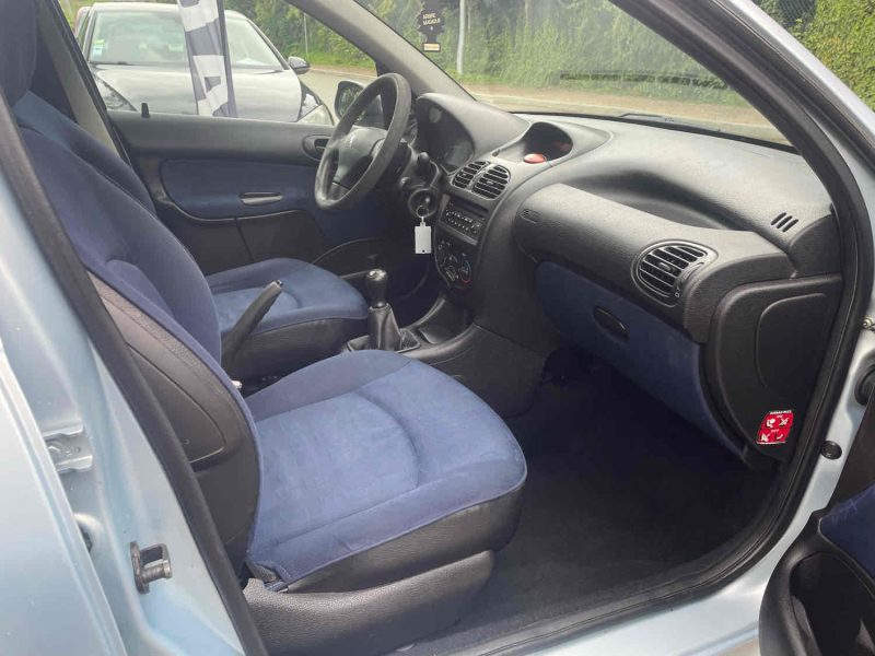 PEUGEOT 206 1.4i 75CV