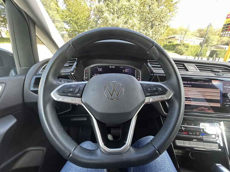 VOLKSWAGEN TOURAN 2023