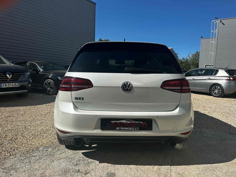 VOLKSWAGEN GOLF 7 GTI 220 - Toit Ouvrant / Sièges Chauffants / Full Origine / Garantie 12 Mois