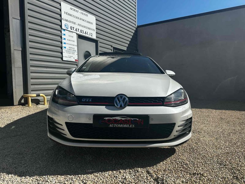 VOLKSWAGEN GOLF 7 GTI 220 - Toit Ouvrant / Sièges Chauffants / Full Origine / Garantie 12 Mois