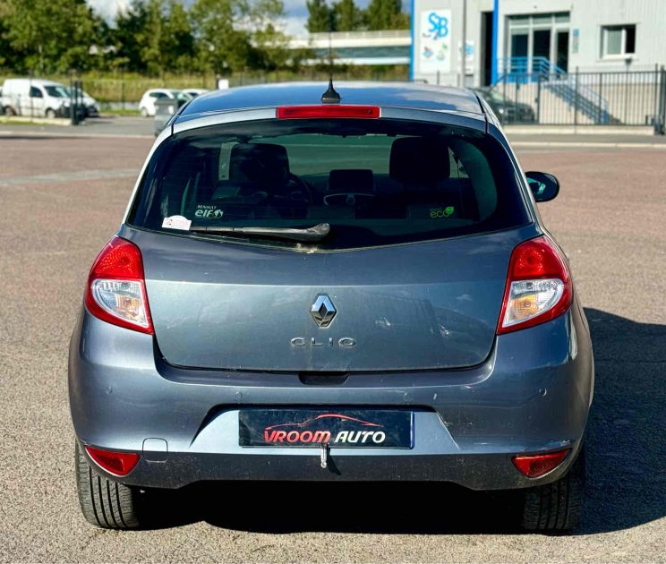 Renault CLIO 3 III 1.2 16V 80 CV DYNAMIQUE QUICKSHIFT