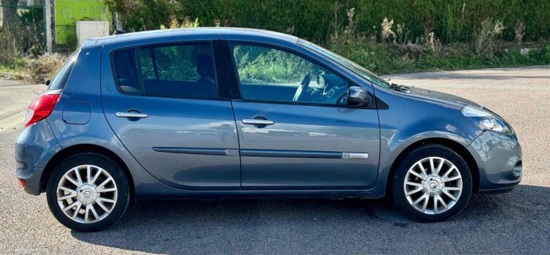 Renault CLIO 3 III 1.2 16V 80 CV DYNAMIQUE QUICKSHIFT