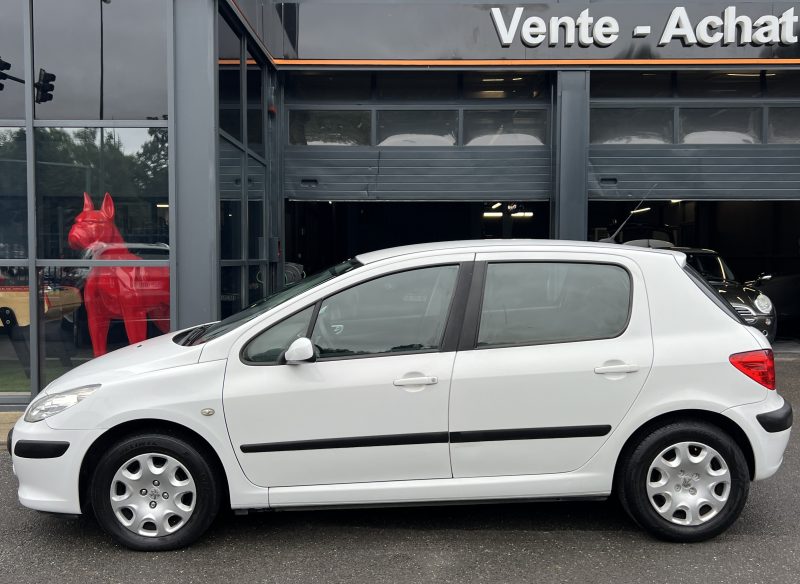 PEUGEOT 307 PHASE 2 1.6 16V 110 Cv 5 PORTES / CLIMATISATION REGULATEUR BLUETOOTH - GARANTIE 1 AN