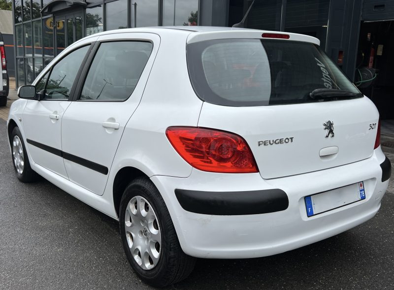 PEUGEOT 307 PHASE 2 1.6 16V 110 Cv 5 PORTES / CLIMATISATION REGULATEUR BLUETOOTH - GARANTIE 1 AN