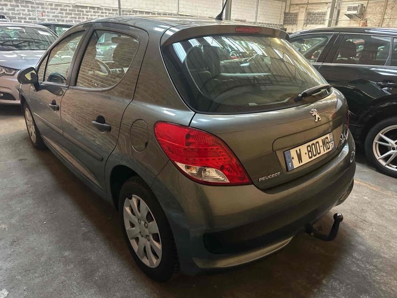 Peugeot 207 1.4 essence 75 cv