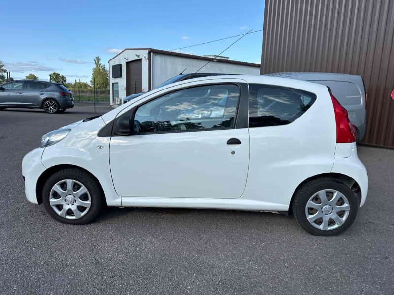 PEUGEOT 107 2011