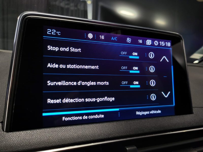 PEUGEOT 3008 1.2 PureTech 130cv GT LINE /SUIVIE PEUGEOT+CAMERA+APPLE CARPLAY/