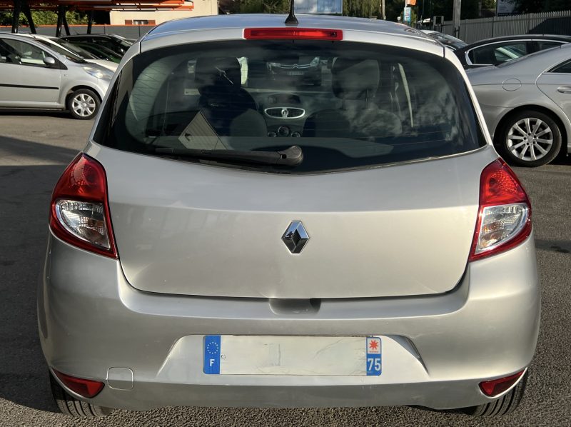 RENAULT CLIO 3 III PHASE 2 1.2 75 Cv CLIMATISATION BLUETOOTH CRIT AIR 1 / 64 200 Kms - GARANTIE 1 AN