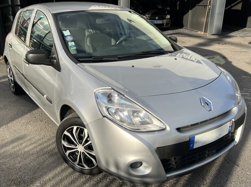 RENAULT CLIO 3 III PHASE 2 1.2 75 Cv CLIMATISATION BLUETOOTH CRIT AIR 1 / 64 200 Kms - GARANTIE 1 AN