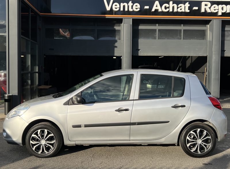 RENAULT CLIO 3 III PHASE 2 1.2 75 Cv CLIMATISATION BLUETOOTH CRIT AIR 1 / 64 200 Kms - GARANTIE 1 AN