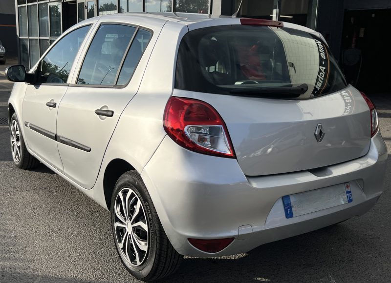 RENAULT CLIO 3 III PHASE 2 1.2 75 Cv CLIMATISATION BLUETOOTH CRIT AIR 1 / 64 200 Kms - GARANTIE 1 AN