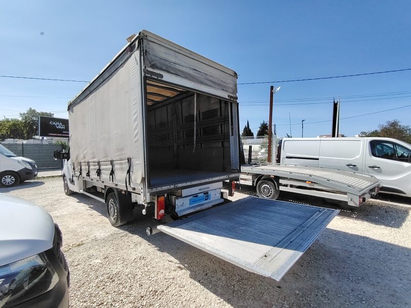 RENAULT MASTER III 2.3DCI  165CV 20M3 BACHE 2019