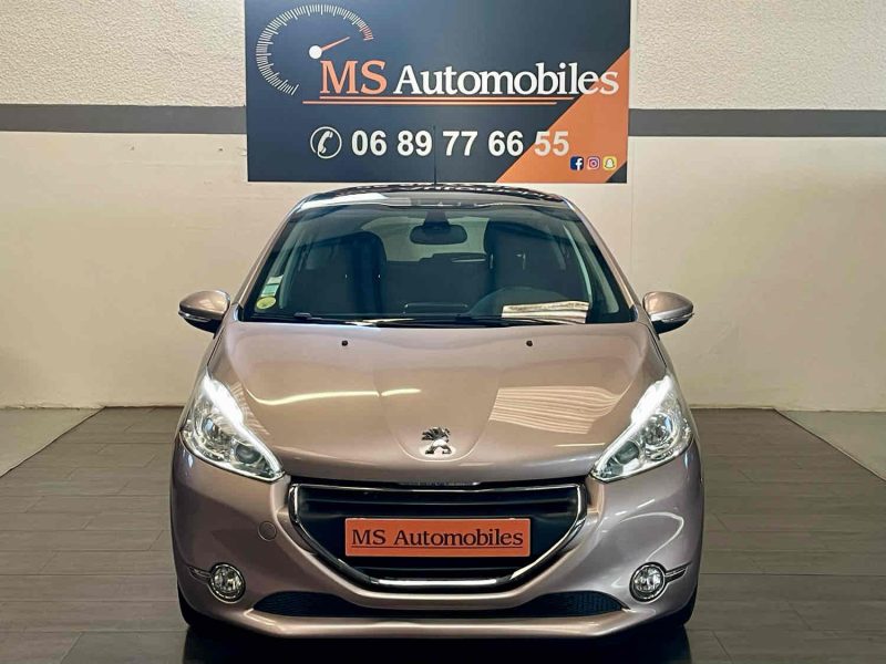 PEUGEOT 208 2014