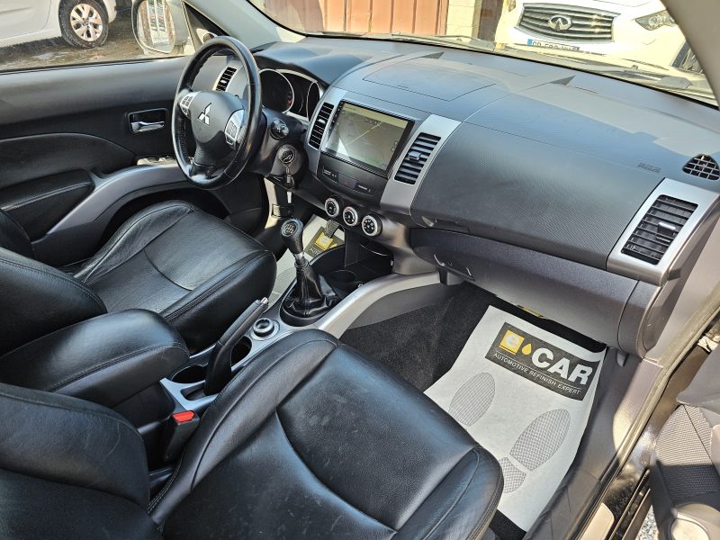 MITSUBISHI OUTLANDER  4X4 2,0 DI-D 140 CH INTENS+ 7 PLACES CUIR GPS CAMERA 