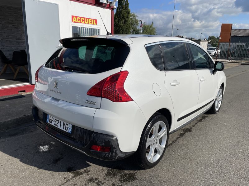 PEUGEOT 3008  2011