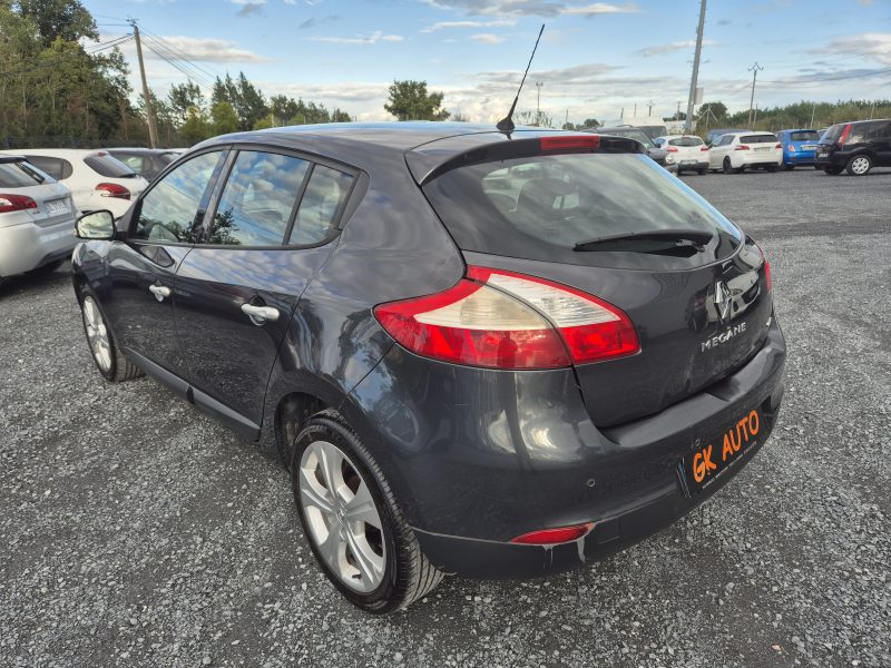 RENAULT MEGANE III DYNAMIQUE 110CV 2011 129120 km 