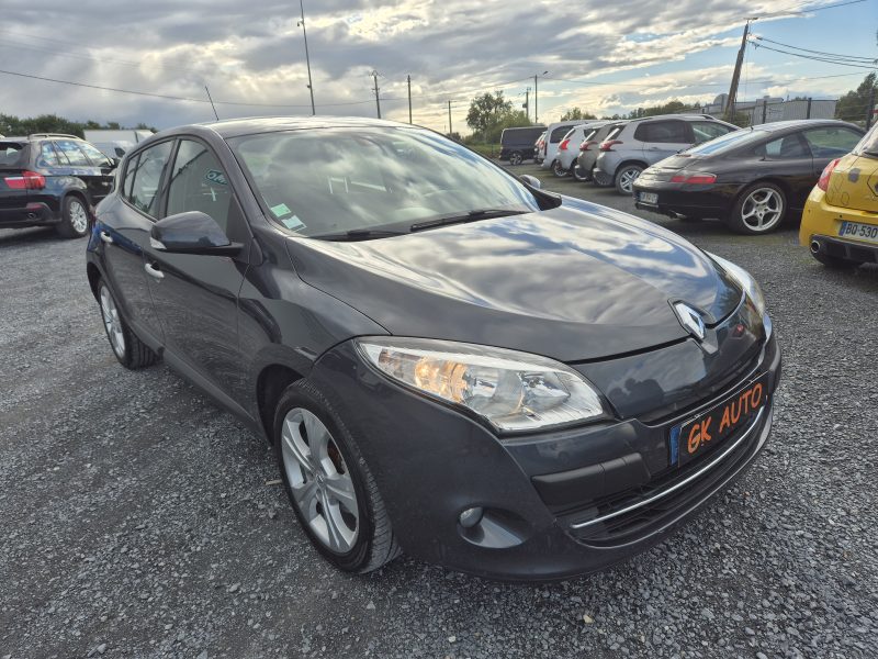 RENAULT MEGANE III DYNAMIQUE 110CV 2011 129120 km 